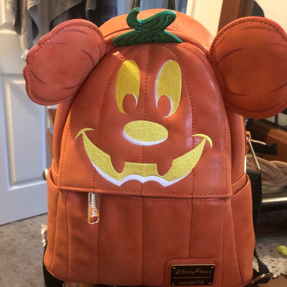Mickey pumpkin backpack